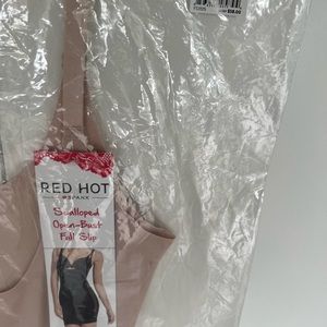 BRAND NEW SPANX- Dusty Rose L/G open-bust full slip